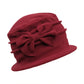 Chapeau cloche en laine, détails de couture visibles