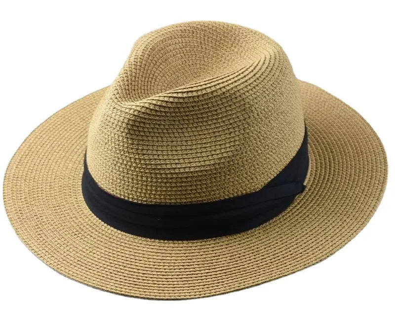 Chapeau Panama posé sur une table en bois