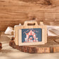 Appareil photo en bois décoratif dans une chambre d'enfant