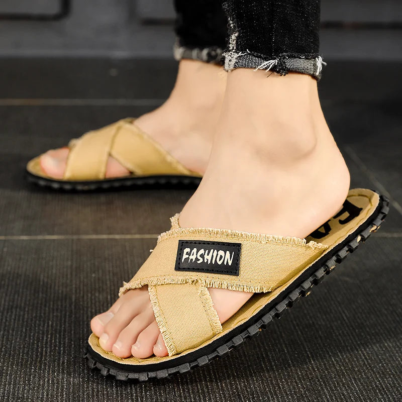 Sandales en toile avec bandes croisées effilochées