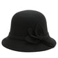 Chapeau cloche avec motif floral, fond uni