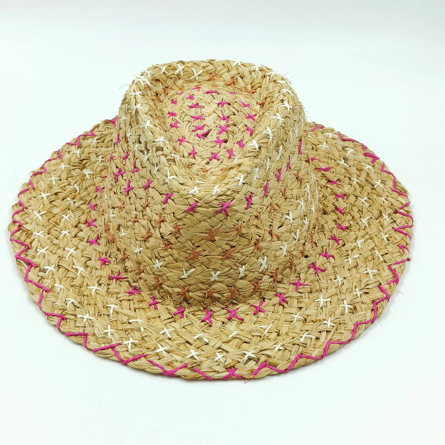 Chapeau aéré avec motifs croix, style décontracté