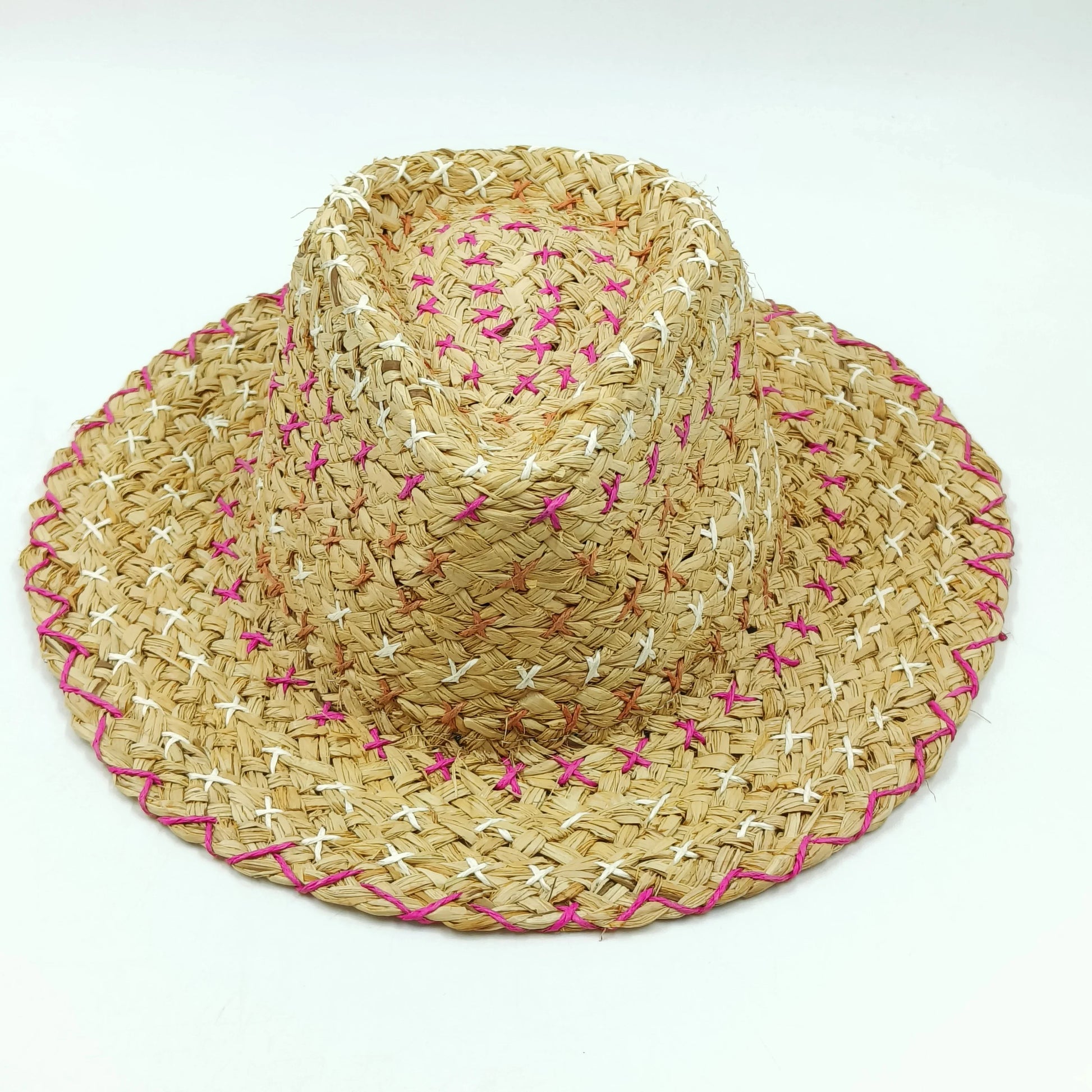 Chapeau aéré avec motifs croix, style décontracté
