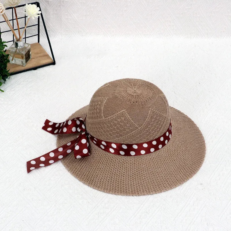 Zoom sur la texture naturelle du chapeau de paille
