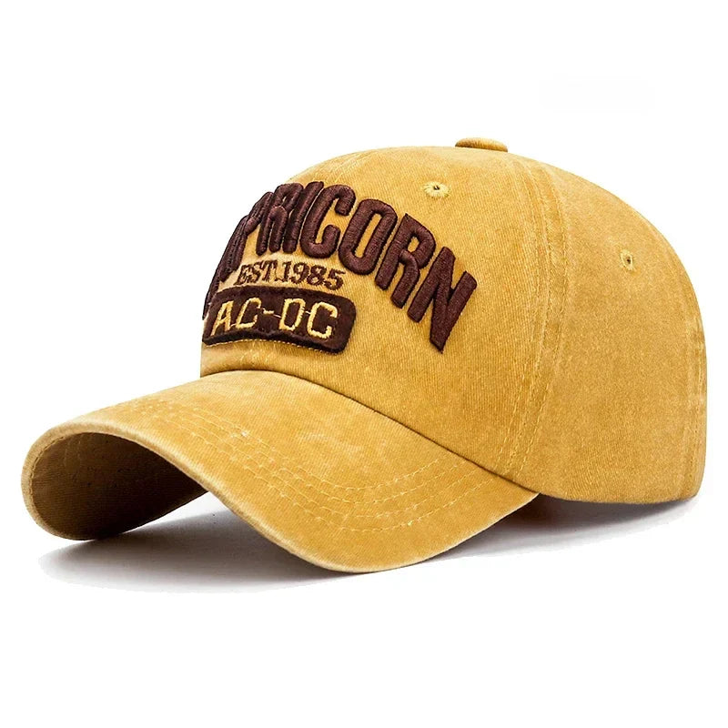 Casquette vue de côté montrant la courbure de la visière
