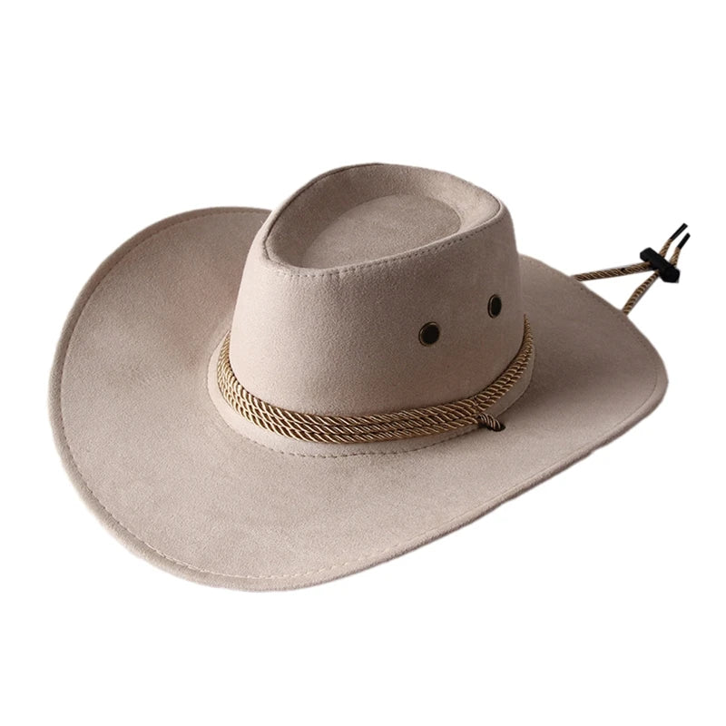 Chapeau cowboy sur une selle de cheval en cuir