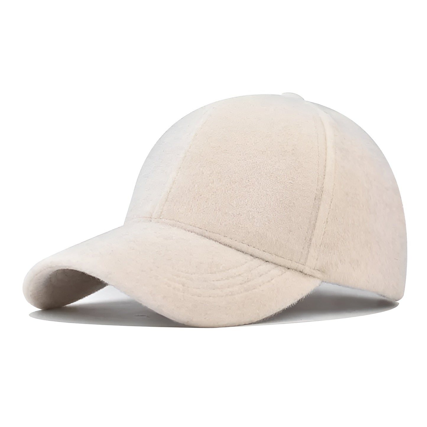 Casquette en laine montrée de profil, soulignant sa texture
