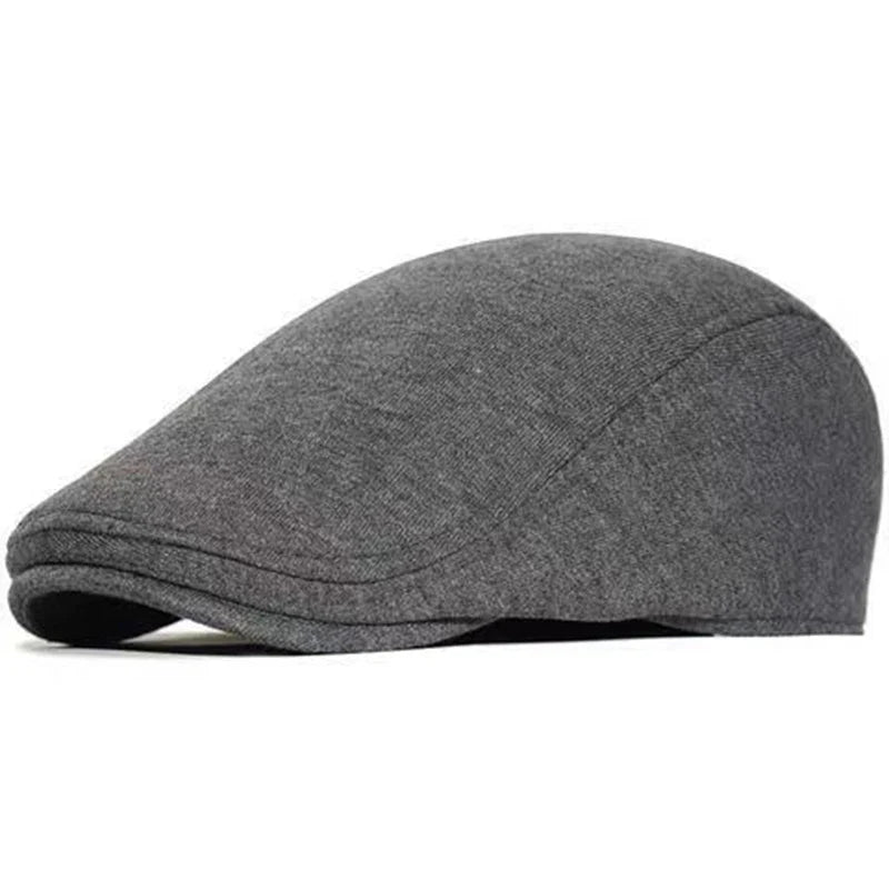 Béret en laine, détail sur la couture raffinée