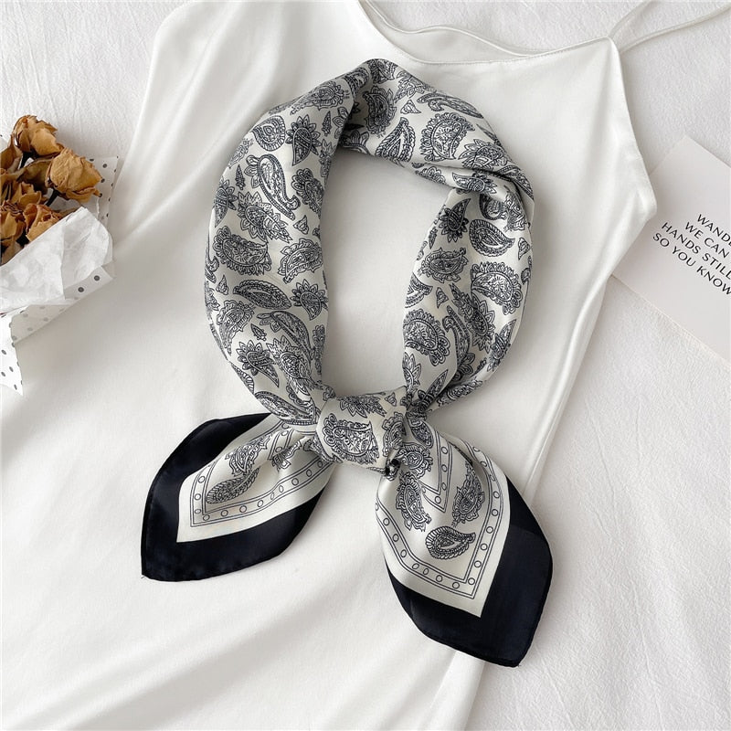 Foulard carré bohème en polyester, motif coloré
