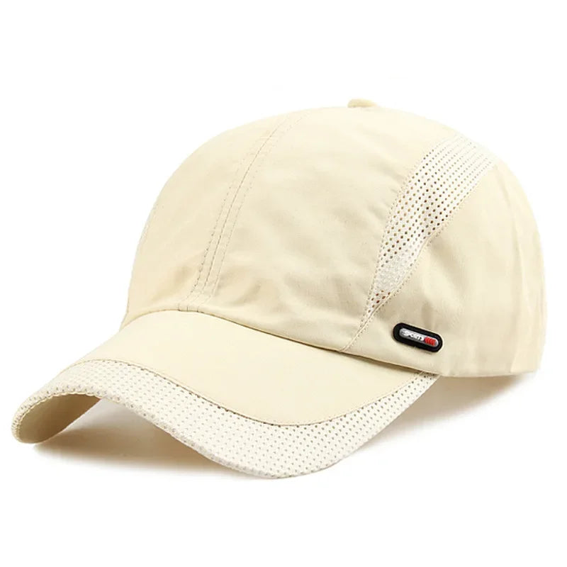 Profil d'une casquette moderne avec visière incurvée
