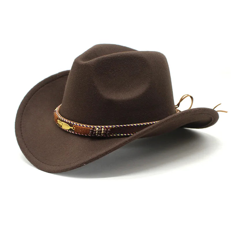 Chapeau cowboy sur un mannequin, vue de face
