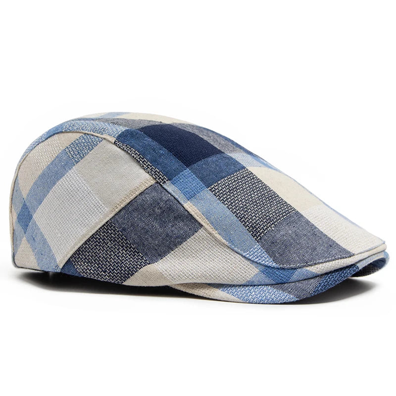Vue latérale d'un béret ajustable sur fond neutre