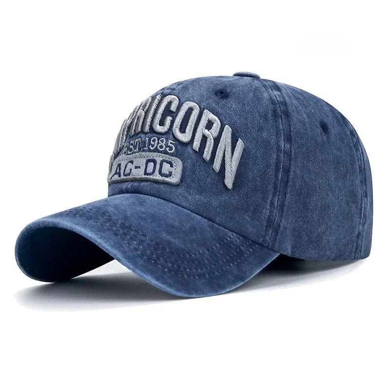 Casquette en gros plan, mettant en avant la matière respirante