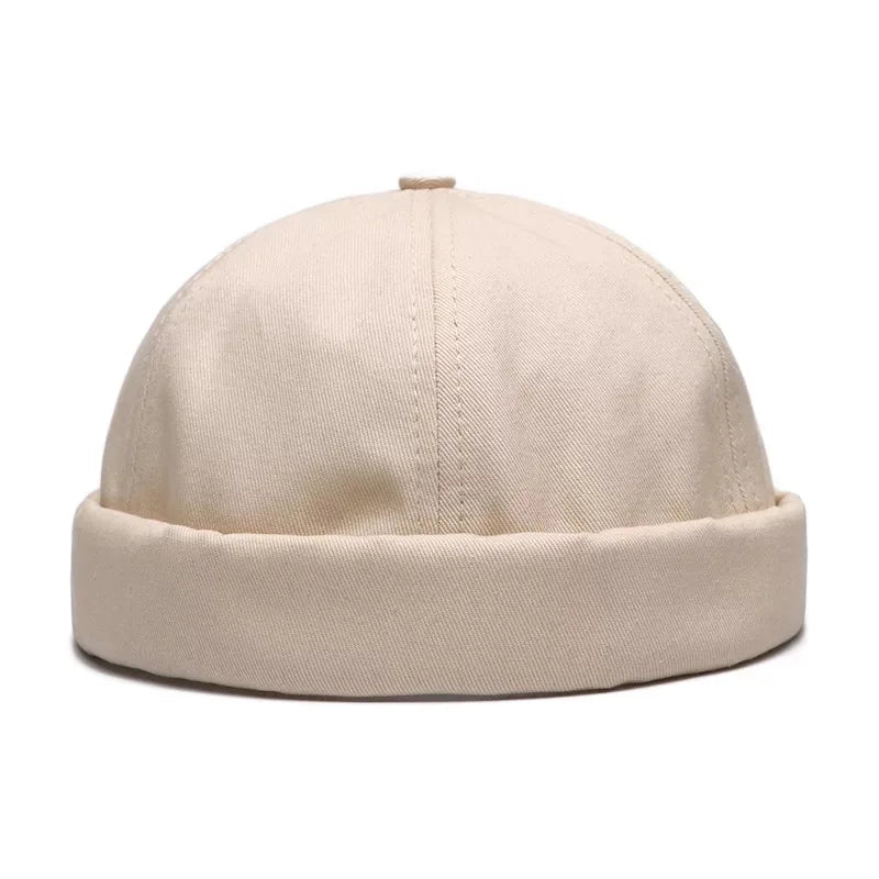 Bonnet gris foncé, boucle de réglage visible