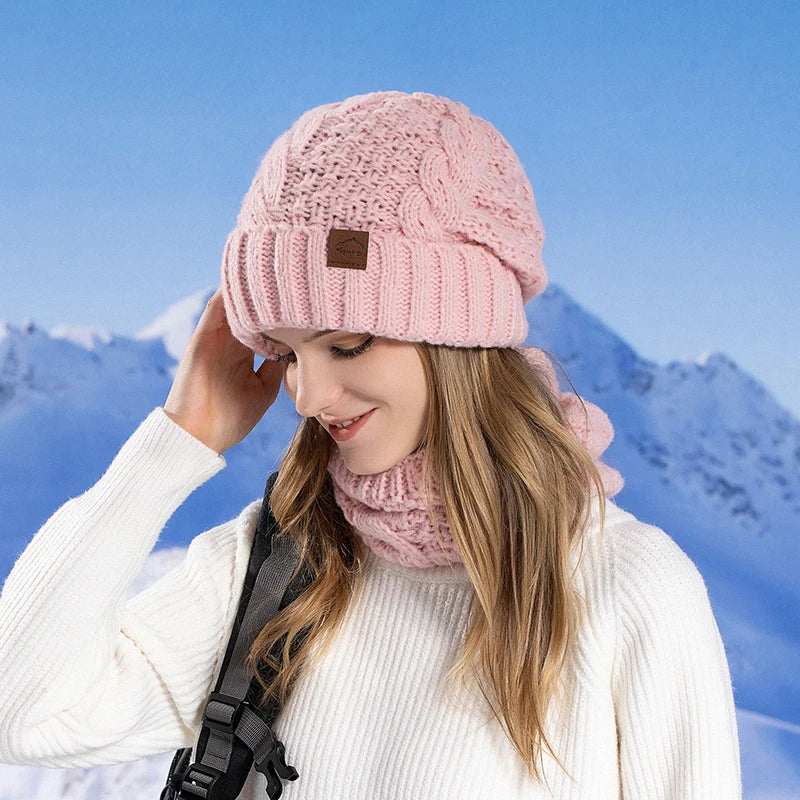 Écharpe tricotée beige avec motif torsadé élégant