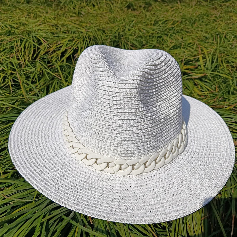 Gros plan sur le tissage serré d'un chapeau Panama