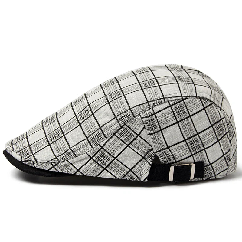Gros plan sur la texture du béret en coton quadrillé
