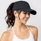 Casquette avec ouverture pour queue de cheval, vue de côté