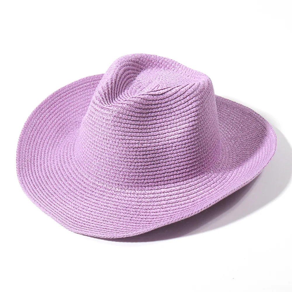 Chapeau de paille avec reflet de lumière naturelle