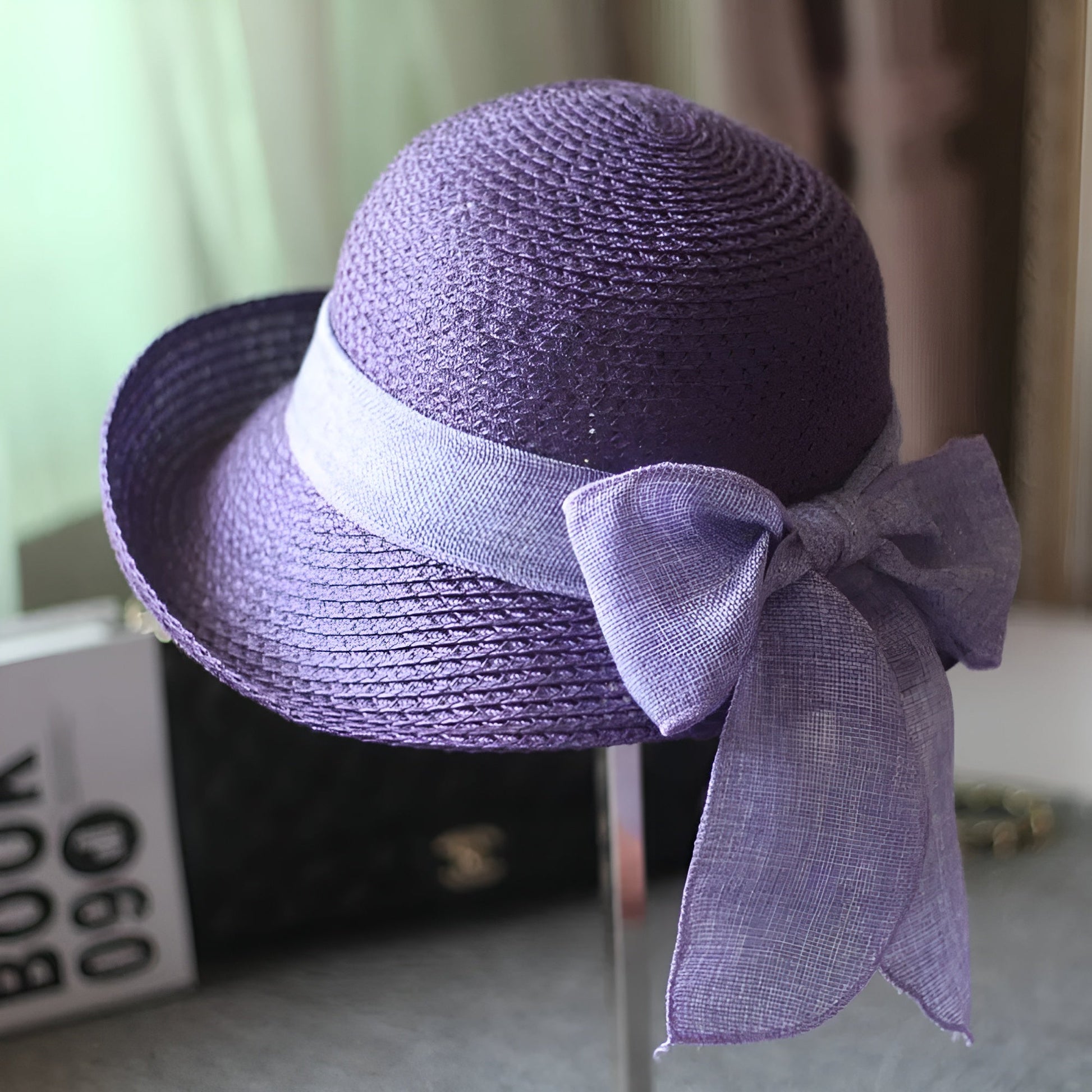 Chapeau de paille élégant, parfait pour les journées ensoleillées