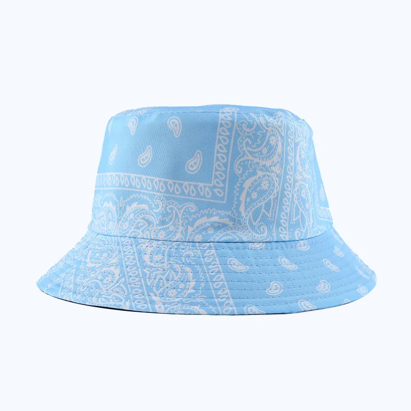 Bob gris avec motif bandana, vue en gros plan