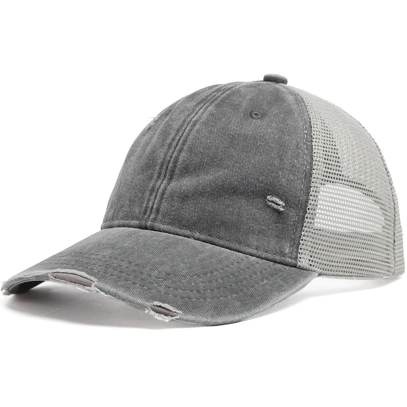 Détail de la couture et des matériaux de la casquette