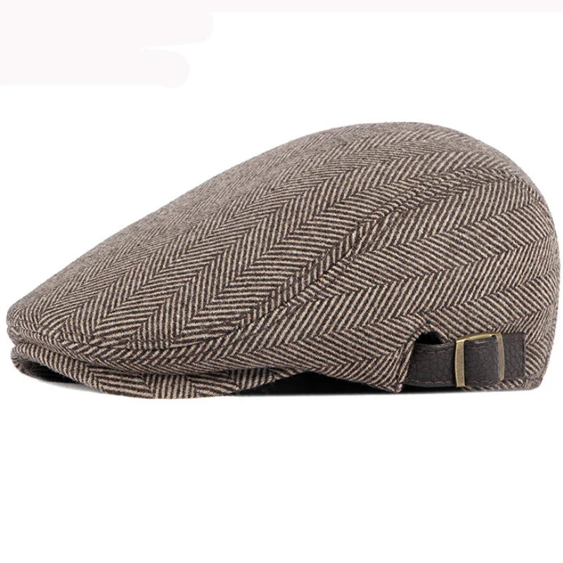 Intérieur du béret en laine, sangle ajustable visible