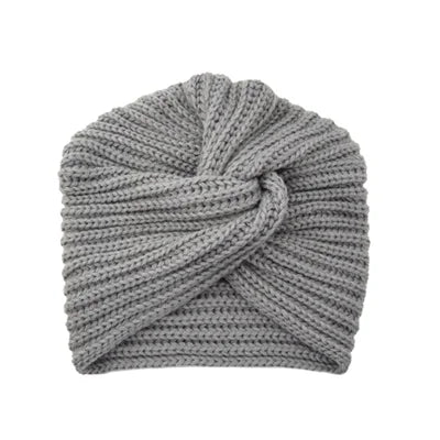 Vue latérale du bonnet turban, mettant en valeur le nœud