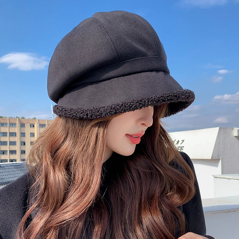 Gros plan sur un béret féminin élégant avec texture douce