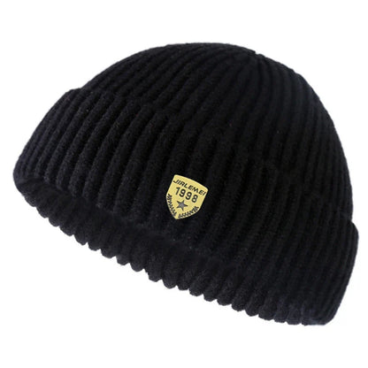 Écusson brodé sur bonnet, détail élégant et original