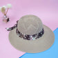 Chapeau de paille sur fond blanc, idéal pour le soleil