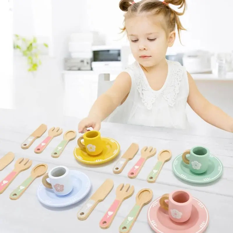 Ensemble de vaisselle en bois Montessori avec assiettes et couverts