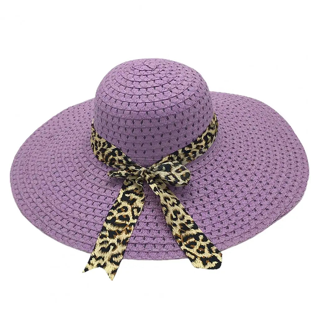 Chapeau de paille avec fleurs séchées, style bohème