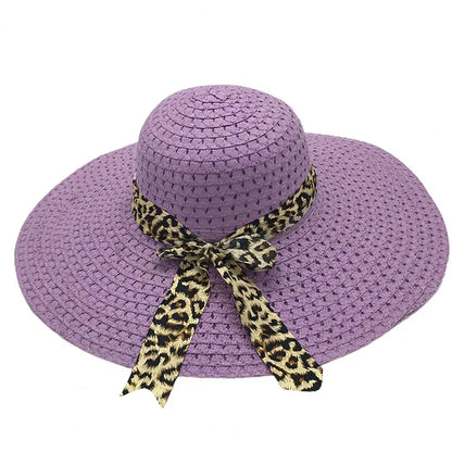 Chapeau de paille avec fleurs séchées, style bohème