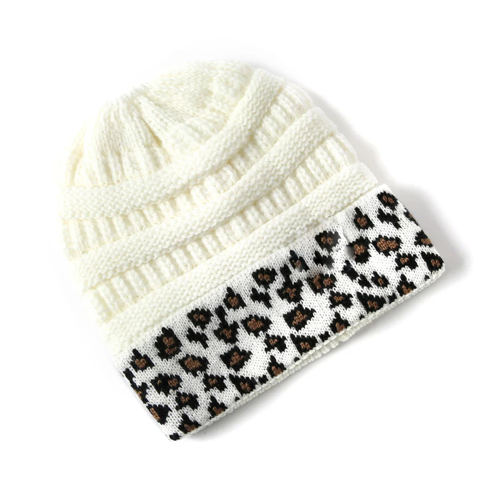 Bonnet léopard en maille, vue de dessus