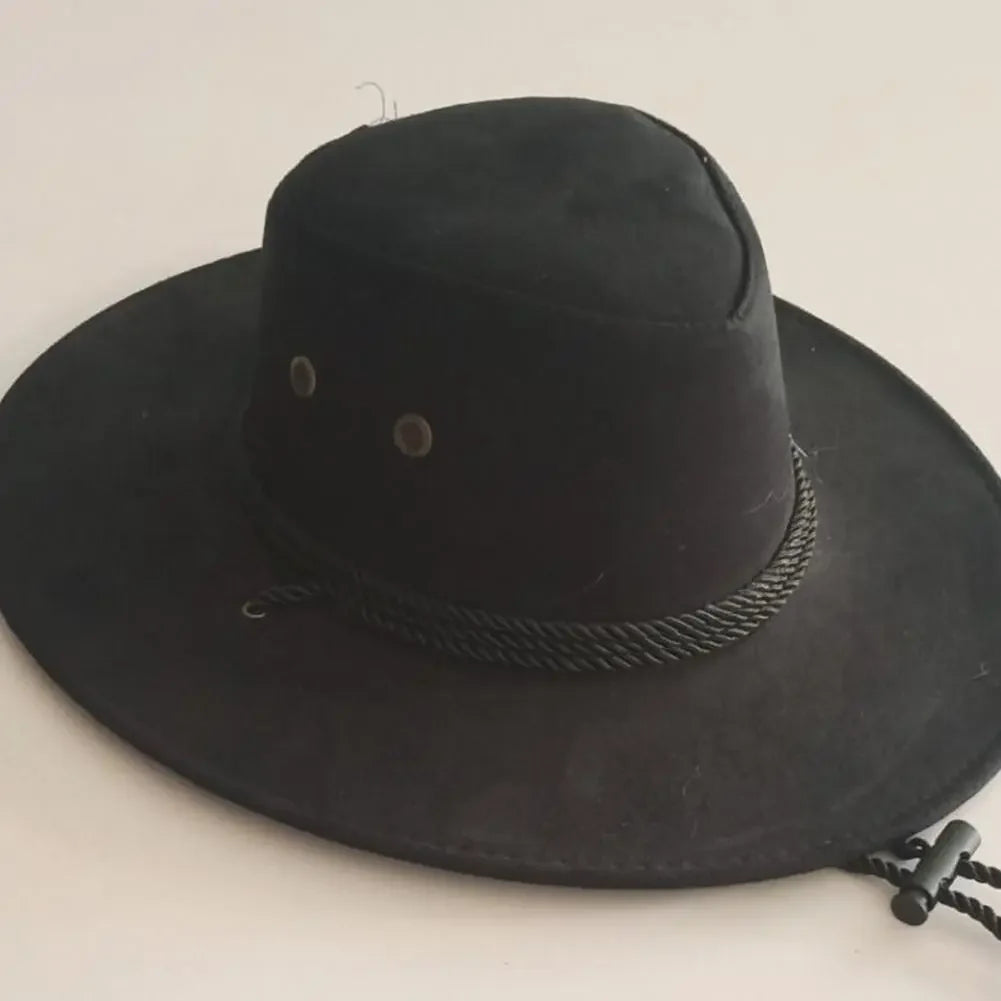 Chapeau cowboy posé sur une surface en bois