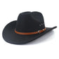 Détail de la texture robuste du chapeau cowboy