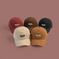 Vue de profil d'une casquette urbaine avec design épuré