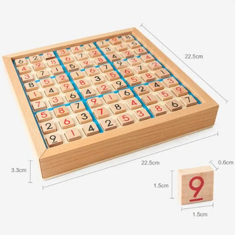 Coffret de sudoku en bois de 22,5 cm sur une surface plane