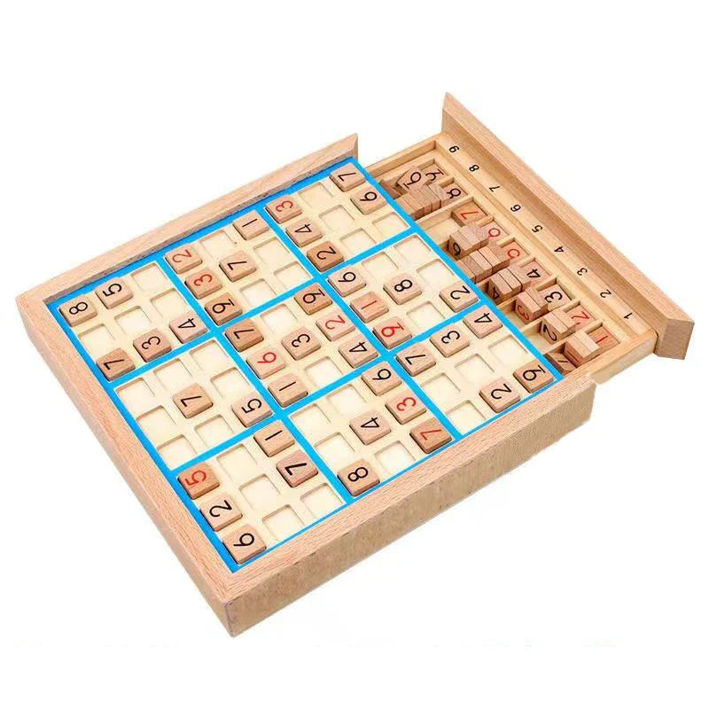 Sudoku en bois bleu ouvert montrant les pièces numérotées