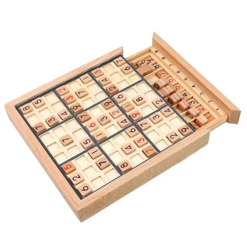 Jeu de sudoku en bois noir avec détails des pièces