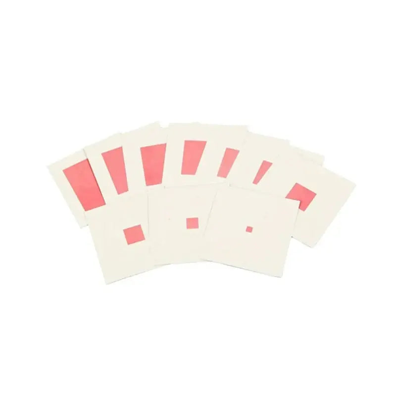 Vue rapprochée de la texture du bois peint en rose