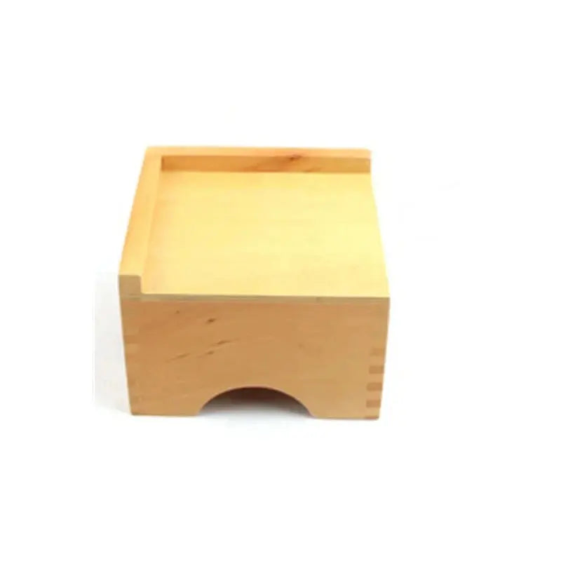 Tour Rose démontée, cubes éparpillés sur le sol