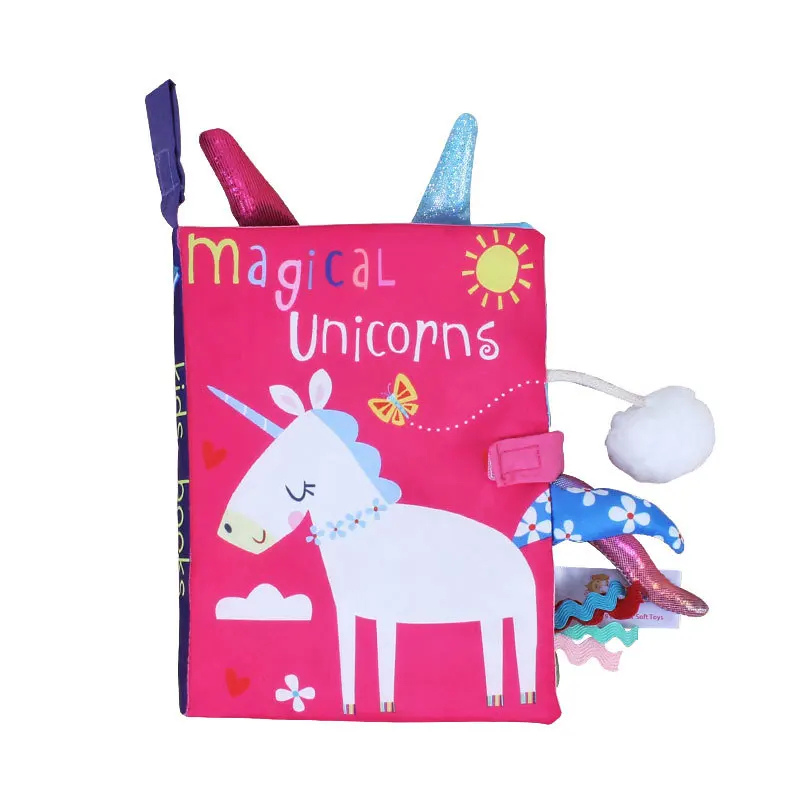 Licorne colorée sur une page de livre en tissu