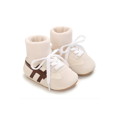 Chaussures bébé couleur café avec semelles antidérapantes