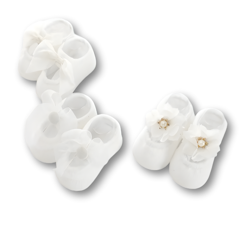 Chaussettes blanches pour bébé avec nœuds décoratifs