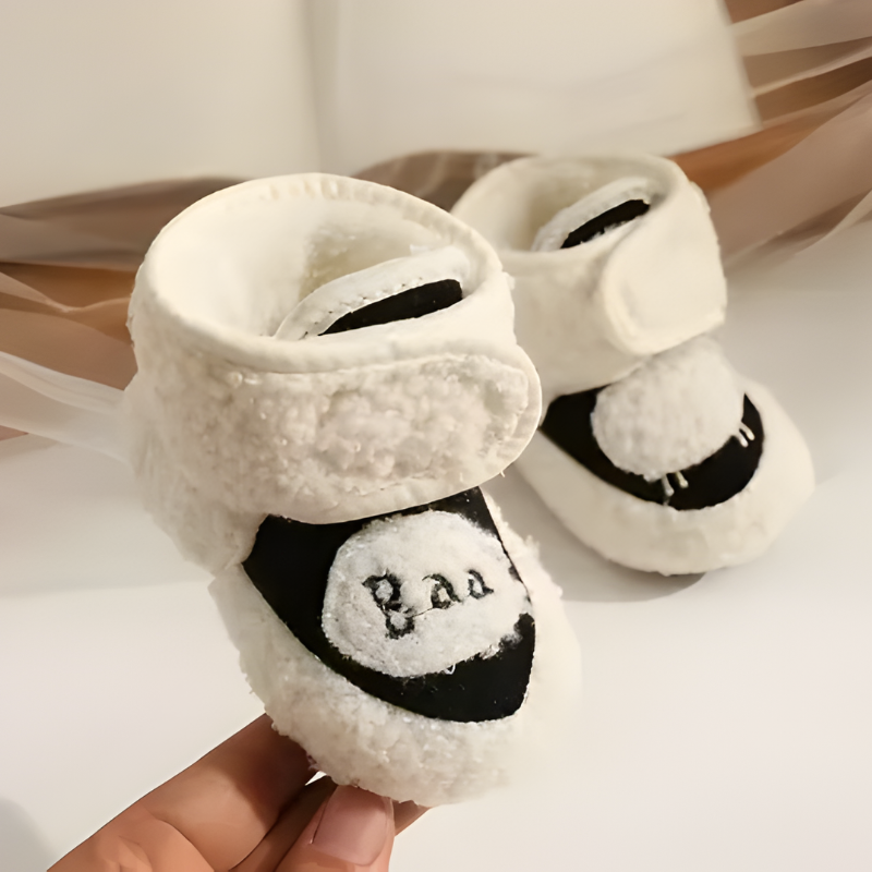Chaussons bébé blancs avec semelle flexible