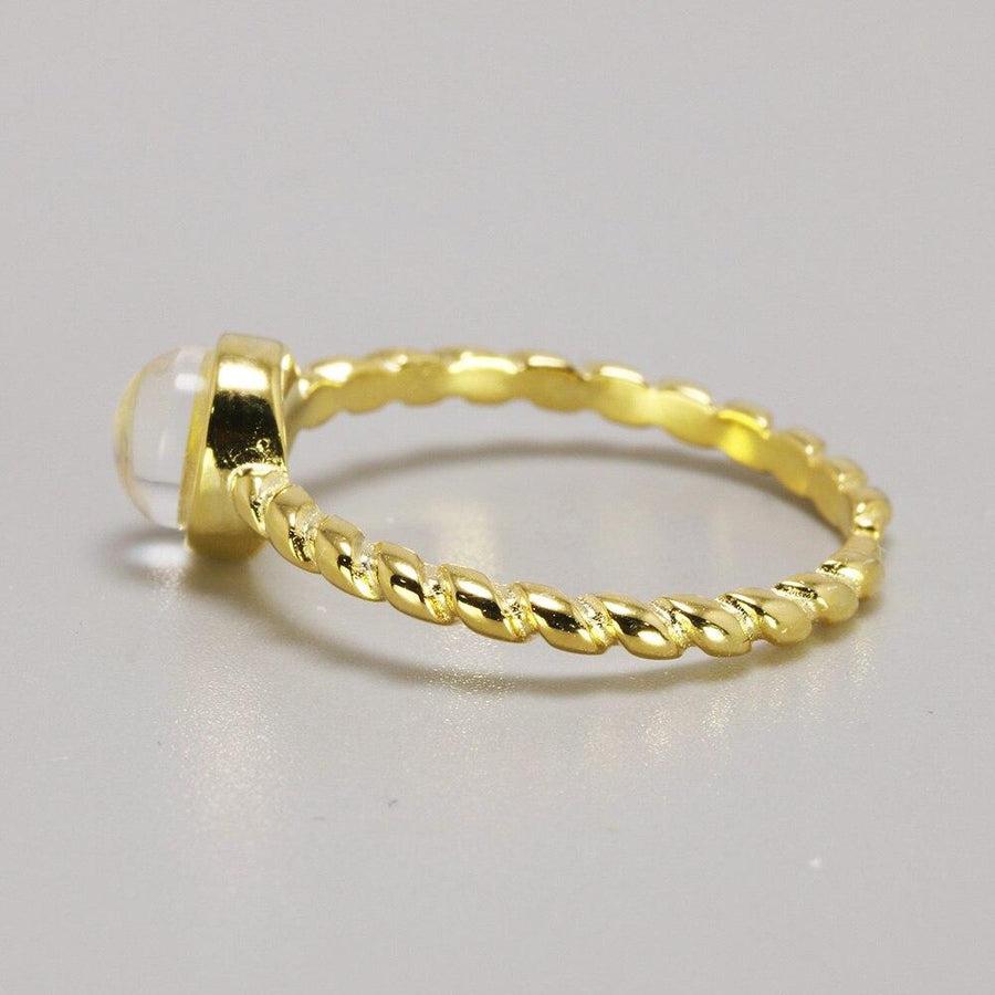 Détail du placage or sur la bague ouverte