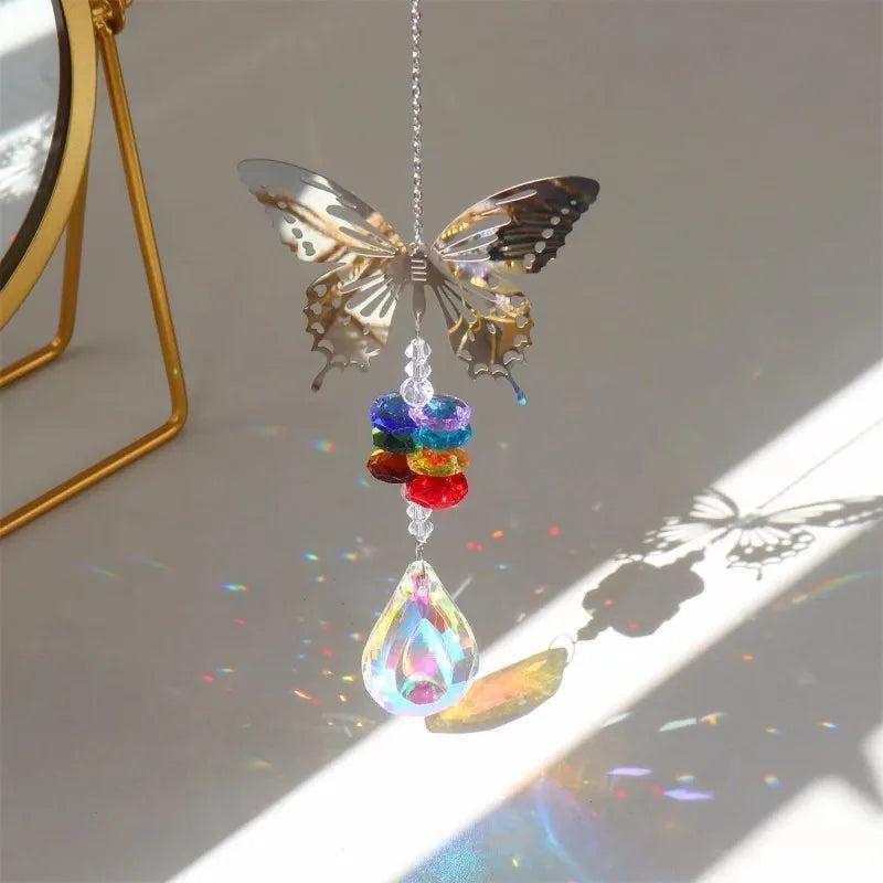 Attrape soleil avec papillon métallique et cristaux colorés