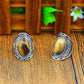 Vue de profil de la bague Œil de tigre en argent